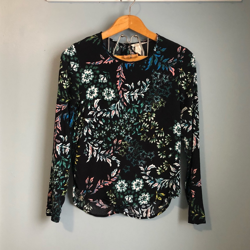 💰3 for $30💰 H&M Floral Back Button Blouse